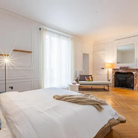 Luxueux 5 Bd, Arc De Triomphe